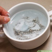 نحوه ی تمیز کردن بدلیجات استیل با استفاده از قرص تمیز کننده ی دندان مصنوعی نحوه ی تمیز کردن بدلیجات استیل با استفاده از قرص تمیز کننده ی دندان مصنوعی