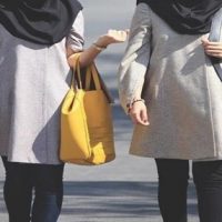 استایل دانشجویی و راهنمای کامل برای انتخاب لباس‌های مناسب آن